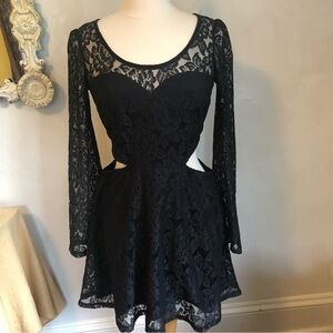 little Black dress w/ flowered lace bell sleeves & zipper for closure Size Large
